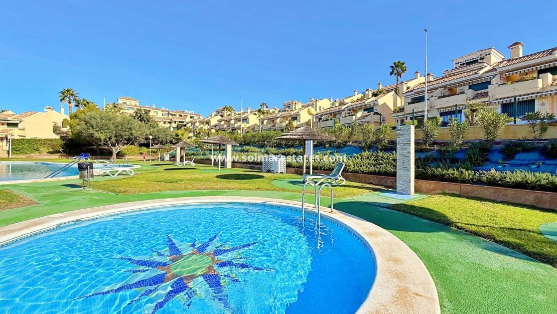 2 Zimmer Haus zu verkaufen in Campoamor mit Pool - 215.000 € (Ref: 9502925)