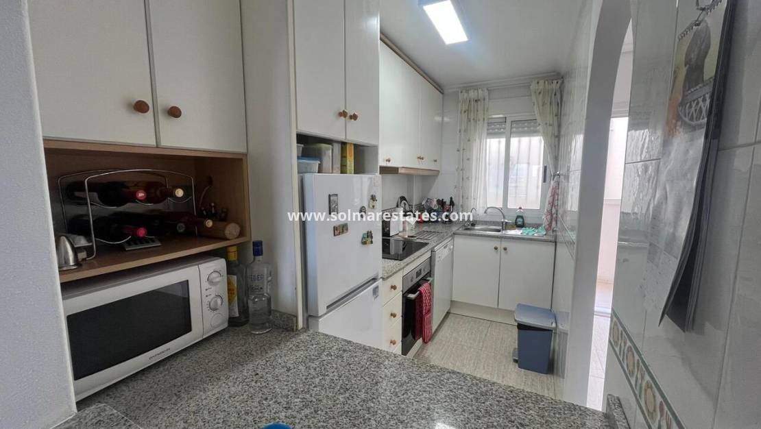 2 bedroom Apartment for sale in Almoradi with pool - € 119,995 (Ref: 9502927)