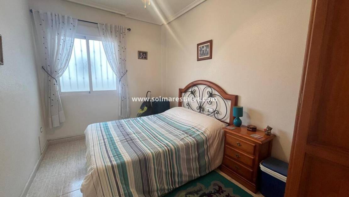 2 bedroom Apartment for sale in Almoradi with pool - € 119,995 (Ref: 9502927)