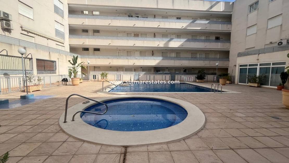 2 bedroom Apartment for sale in Almoradi with pool - € 119,995 (Ref: 9502927)