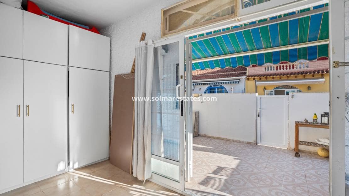 2 Zimmer Bungalow zu verkaufen in La Siesta - 130.000 € (Ref: 9503645)