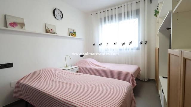 2 slaapkamer Appartement te koop in La Zenia, Orihuela met zwembad - € 280.000 (Ref: 9506254)