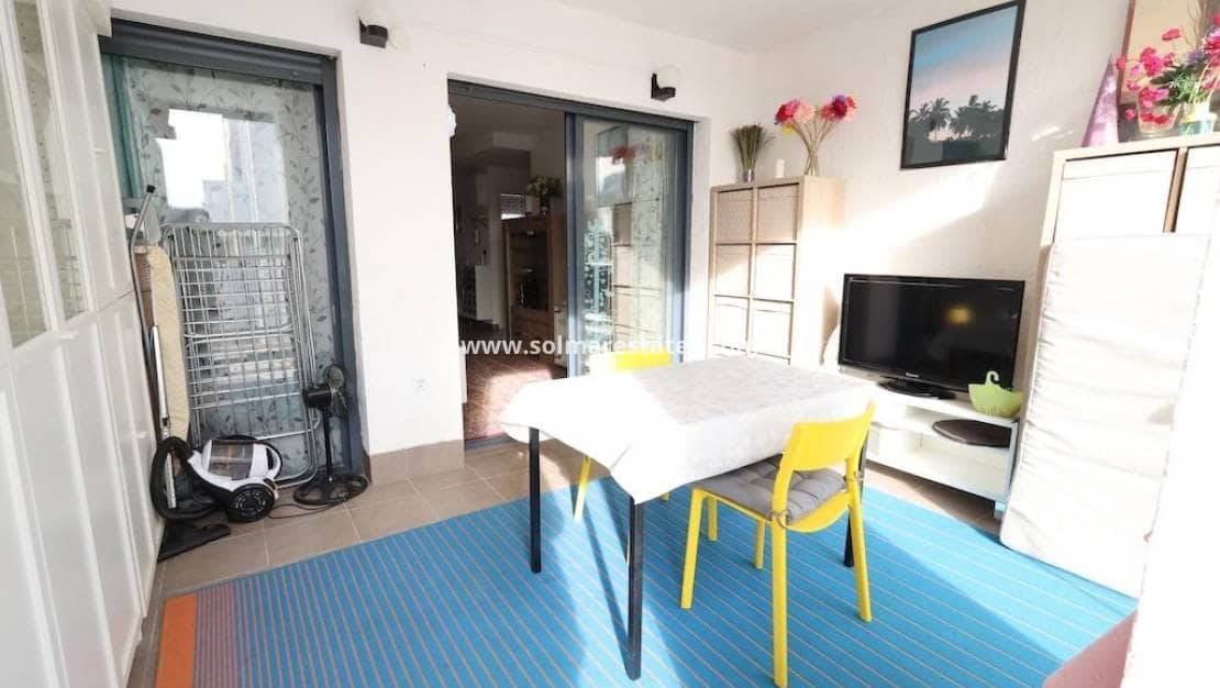 2 slaapkamer Appartement te koop in La Zenia met zwembad - € 280.000 (Ref: 9506254)