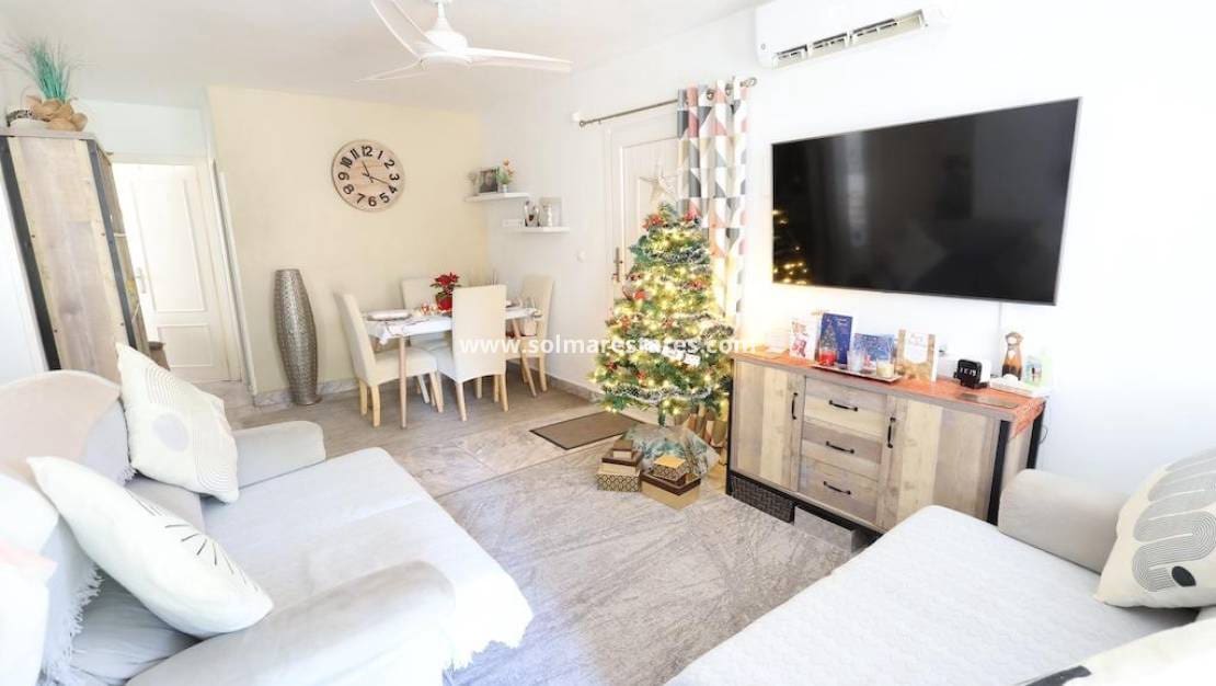 3 Zimmer Apartment zu verkaufen in Paraje Natural mit Pool - 139.000 € (Ref: 9506255)