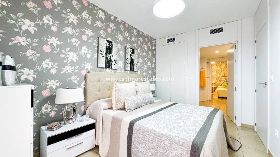 2 bedroom Apartment for sale in Playa Flamenca with pool - € 270,000 (Ref: 9510127)