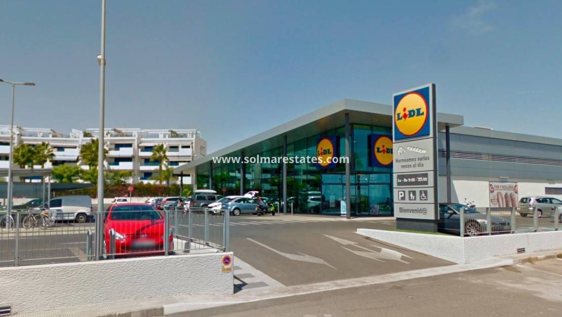 2 bedroom Apartment for sale in Playa Flamenca with pool - € 270,000 (Ref: 9510127)