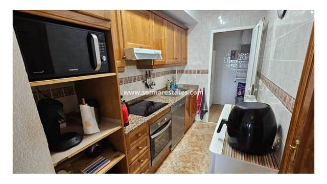 2 slaapkamer Appartement te koop in Punta Prima, Orihuela met zwembad - € 150.000 (Ref: 9510129)
