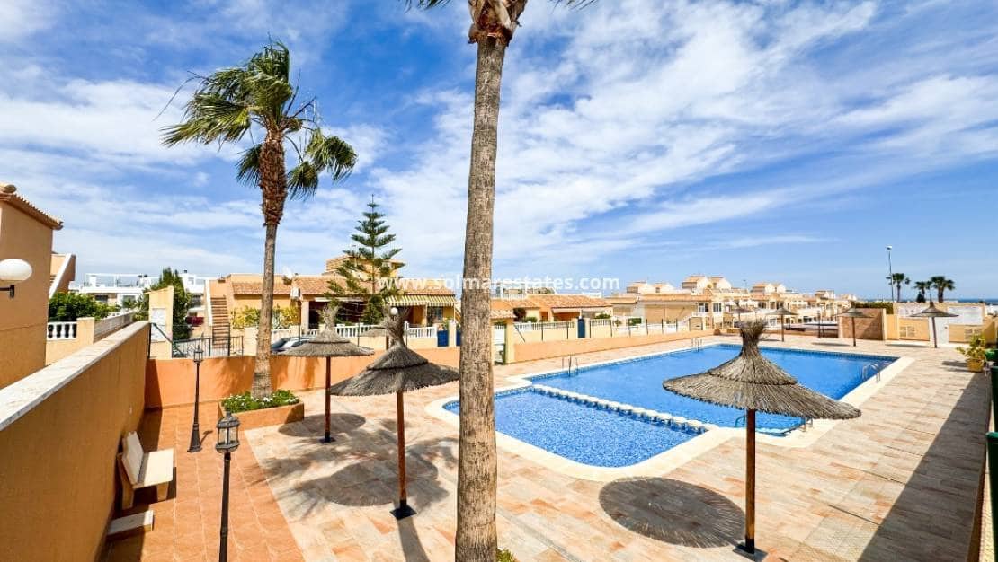 2 slaapkamer Appartement te koop in Orihuela Costa met zwembad - € 150.000 (Ref: 9510129)