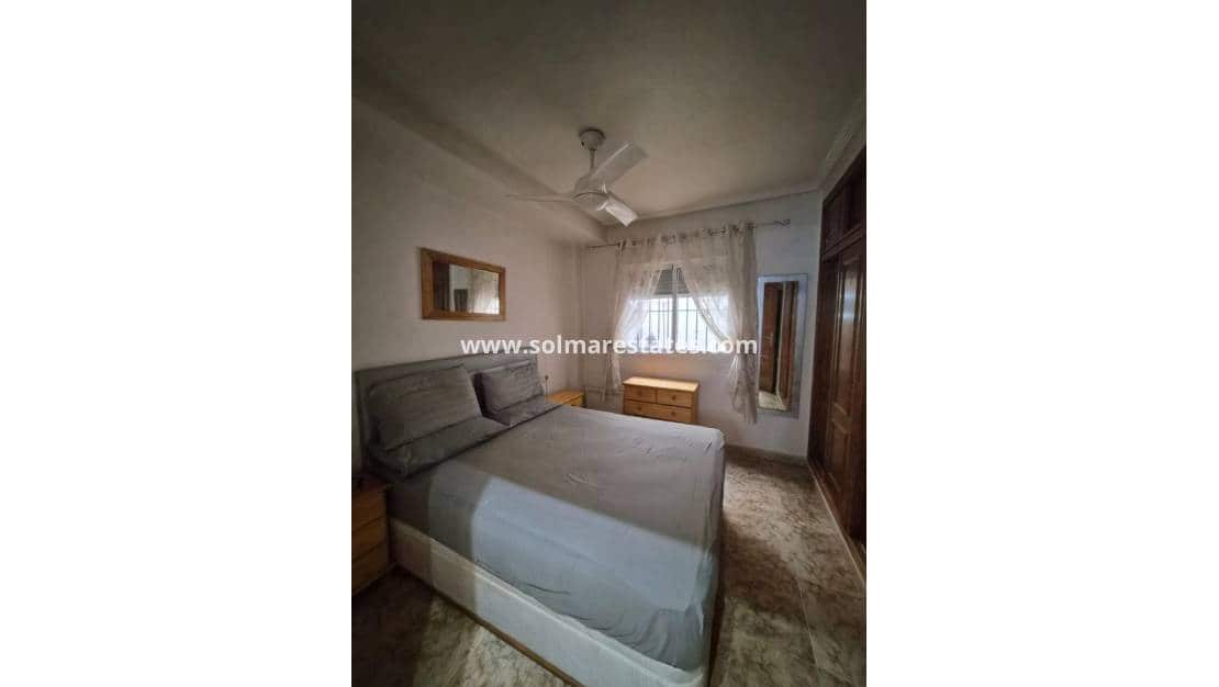 2 Zimmer Apartment zu verkaufen in Orihuela Costa mit Pool - 139.000 € (Ref: 9516343)