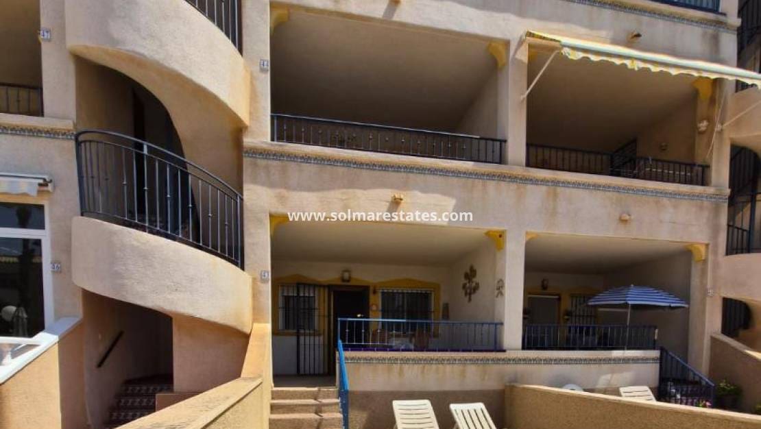 2 Zimmer Apartment zu verkaufen in Orihuela Costa mit Pool - 139.000 € (Ref: 9516343)