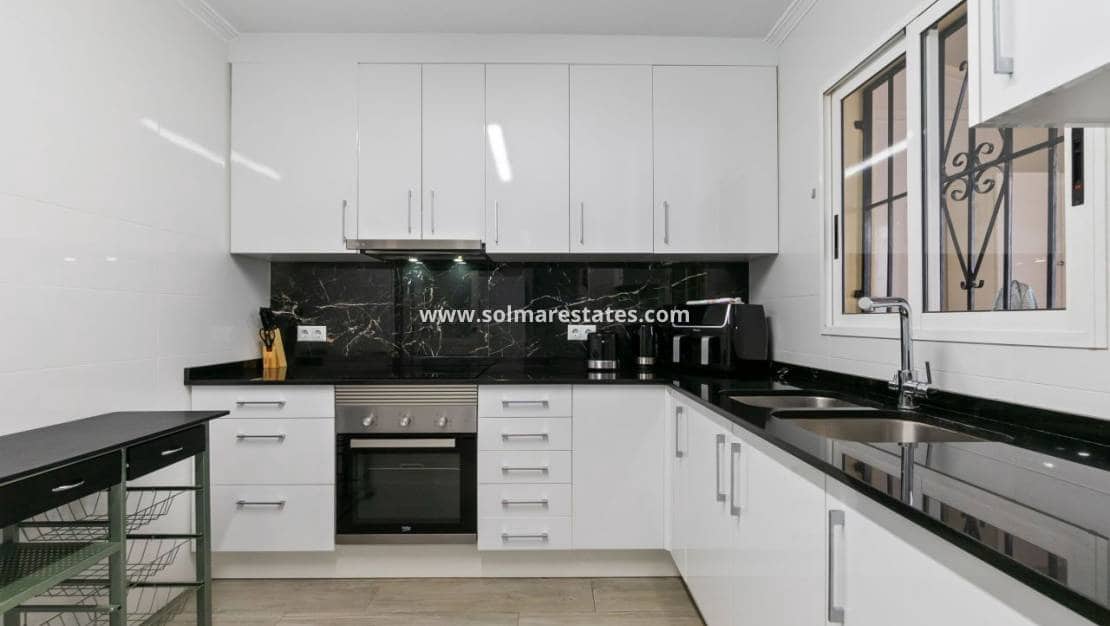 3 Zimmer Haus zu verkaufen in Playa Flamenca mit Pool - 285.000 € (Ref: 9517971)