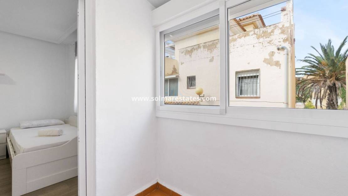 3 Zimmer Haus zu verkaufen in Playa Flamenca mit Pool - 285.000 € (Ref: 9517971)