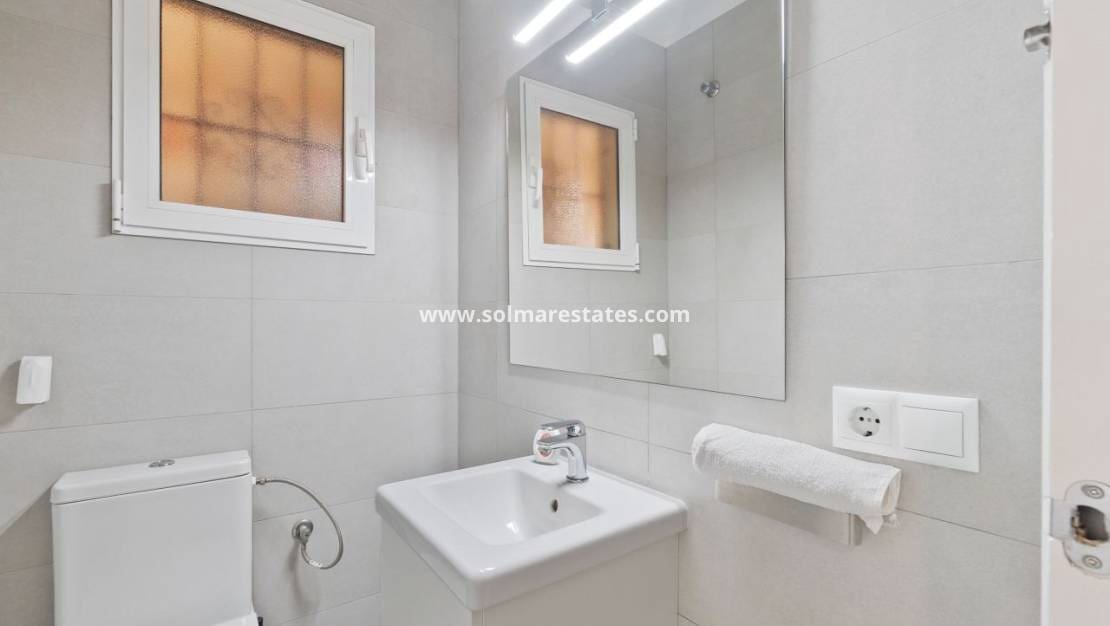 3 Zimmer Haus zu verkaufen in Playa Flamenca mit Pool - 285.000 € (Ref: 9517971)