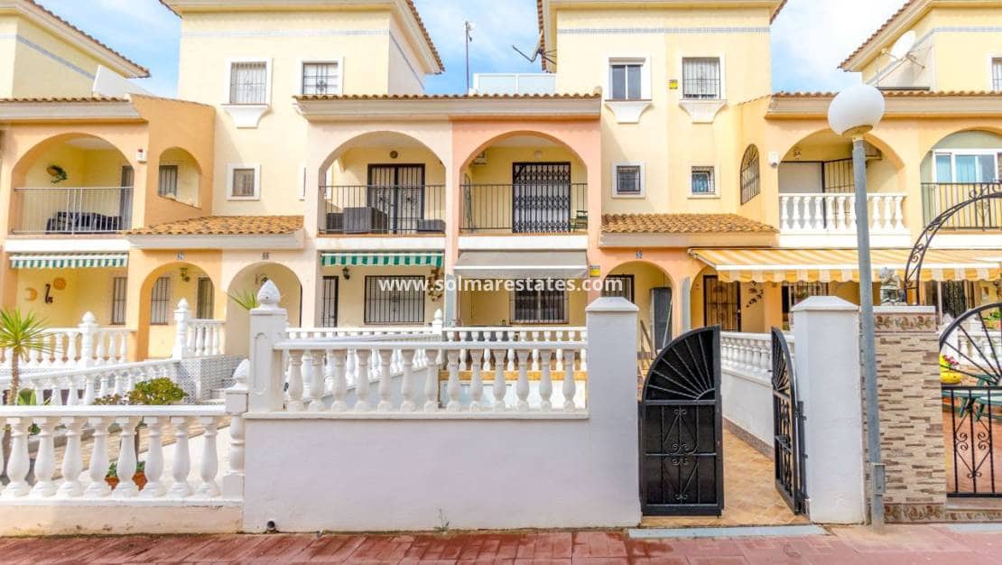 3 Zimmer Haus zu verkaufen in Playa Flamenca mit Pool - 285.000 € (Ref: 9517971)