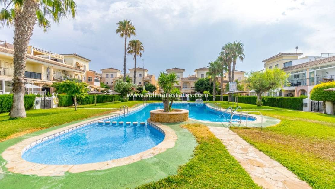 3 Zimmer Haus zu verkaufen in Playa Flamenca mit Pool - 285.000 € (Ref: 9517971)