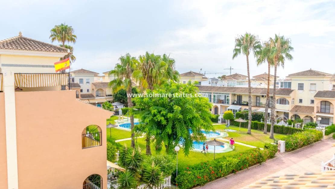 3 Zimmer Haus zu verkaufen in Playa Flamenca mit Pool - 285.000 € (Ref: 9517971)