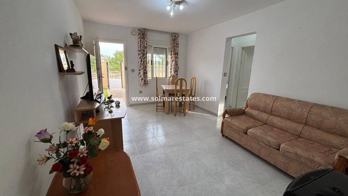 Apartamento de 2 habitaciones en La Siesta en venta con piscina - 120.000 € (Ref: 9521480)