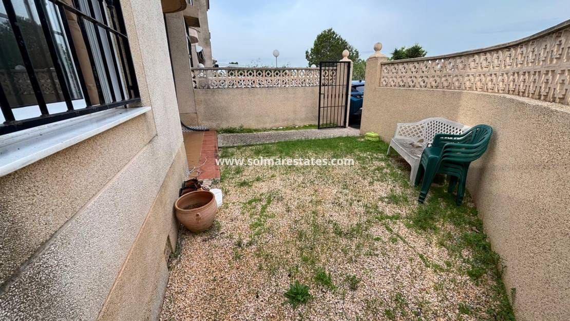 Apartamento de 2 habitaciones en La Siesta en venta con piscina - 120.000 € (Ref: 9521480)