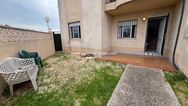 Apartamento de 2 habitaciones en La Siesta, Torrevieja en venta con piscina - 120.000 € (Ref: 9521480)