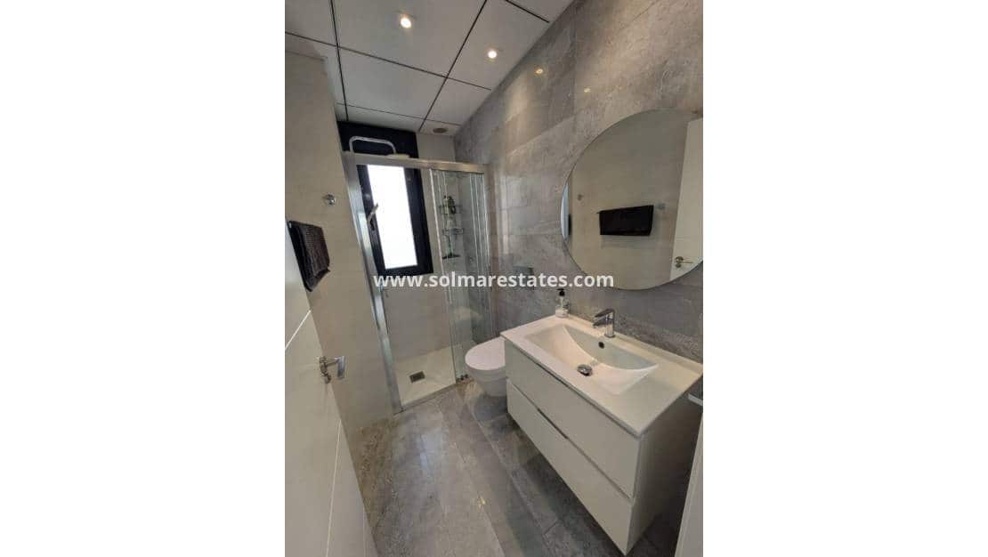 3 Zimmer Villa zu verkaufen in Cabo Roig mit Pool - 450.000 € (Ref: 9521777)