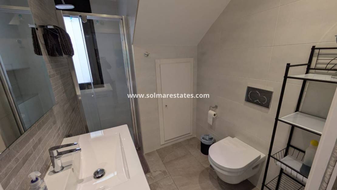 3 Zimmer Villa zu verkaufen in Cabo Roig mit Pool - 450.000 € (Ref: 9521777)