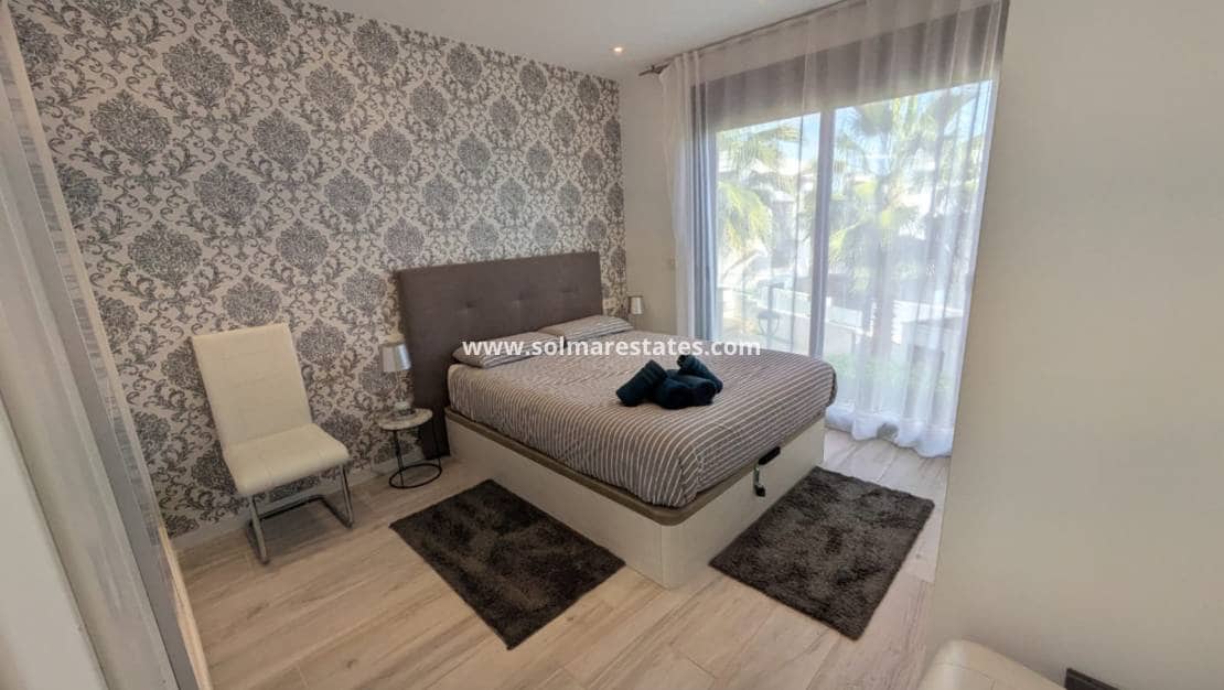 3 Zimmer Villa zu verkaufen in Cabo Roig mit Pool - 450.000 € (Ref: 9521777)