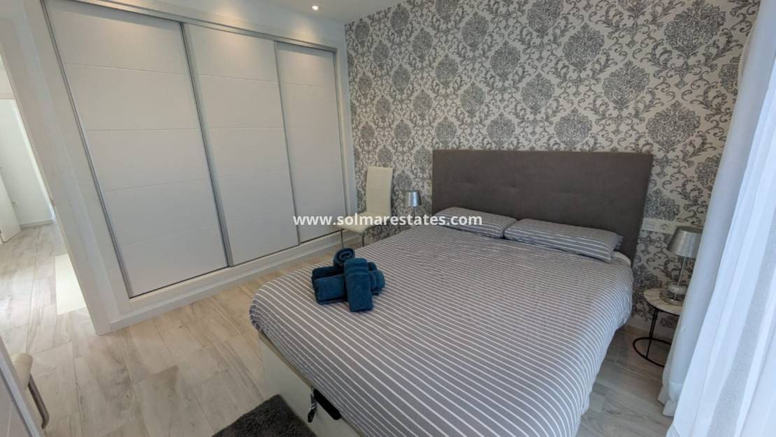 3 Zimmer Villa zu verkaufen in Cabo Roig mit Pool - 450.000 € (Ref: 9521777)