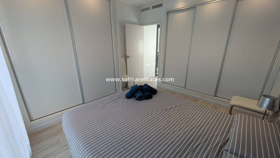 3 Zimmer Villa zu verkaufen in Cabo Roig mit Pool - 450.000 € (Ref: 9521777)