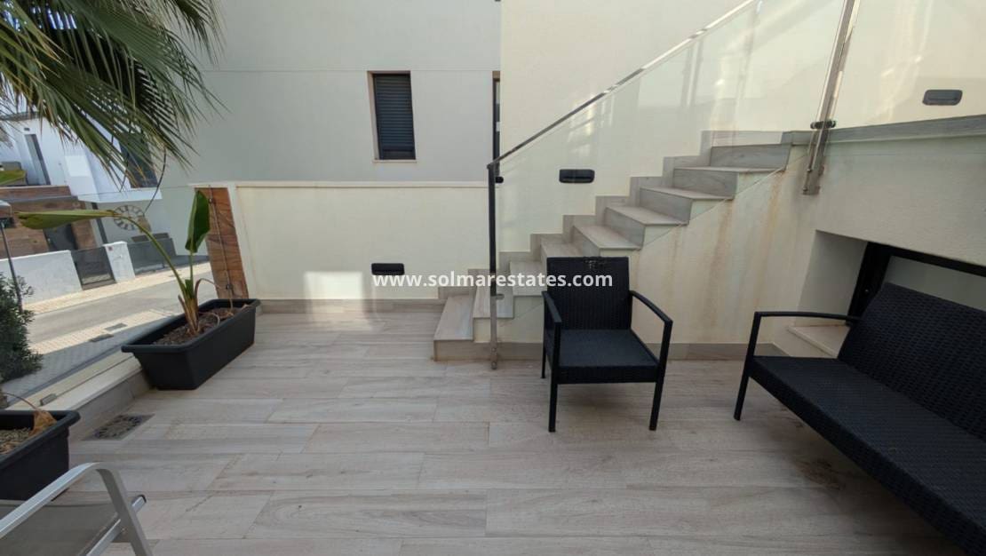 3 Zimmer Villa zu verkaufen in Cabo Roig mit Pool - 450.000 € (Ref: 9521777)