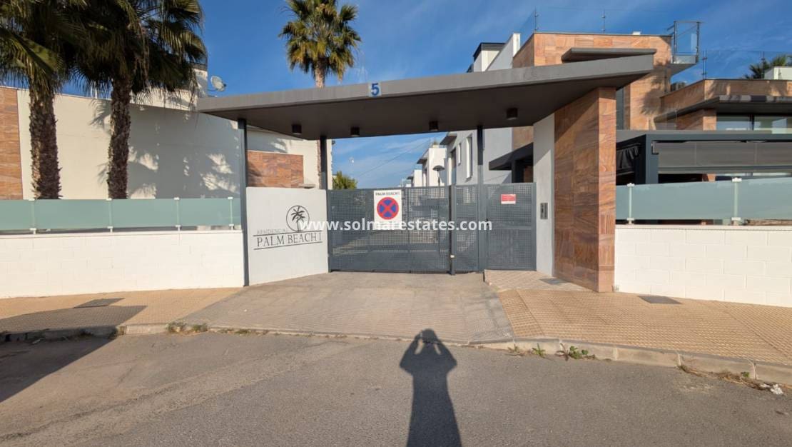 3 Zimmer Villa zu verkaufen in Cabo Roig mit Pool - 450.000 € (Ref: 9521777)