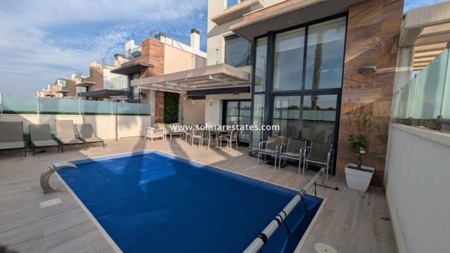 3 Zimmer Villa zu verkaufen in Cabo Roig, Orihuela mit Pool - 450.000 € (Ref: 9521777)