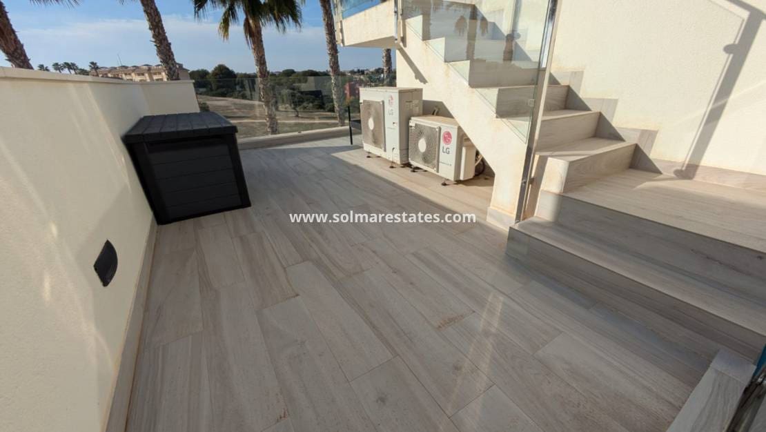 3 Zimmer Villa zu verkaufen in Cabo Roig mit Pool - 450.000 € (Ref: 9521777)