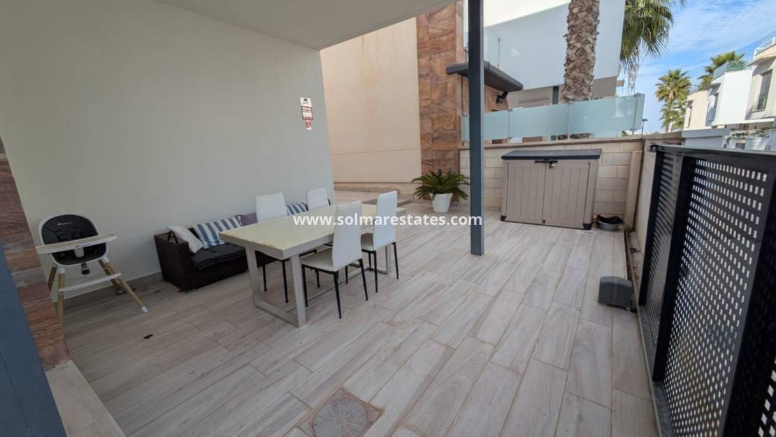 3 Zimmer Villa zu verkaufen in Cabo Roig mit Pool - 450.000 € (Ref: 9521777)