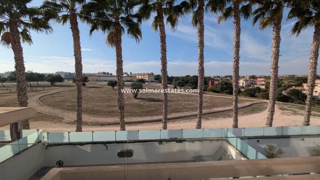 3 Zimmer Villa zu verkaufen in Cabo Roig mit Pool - 450.000 € (Ref: 9521777)