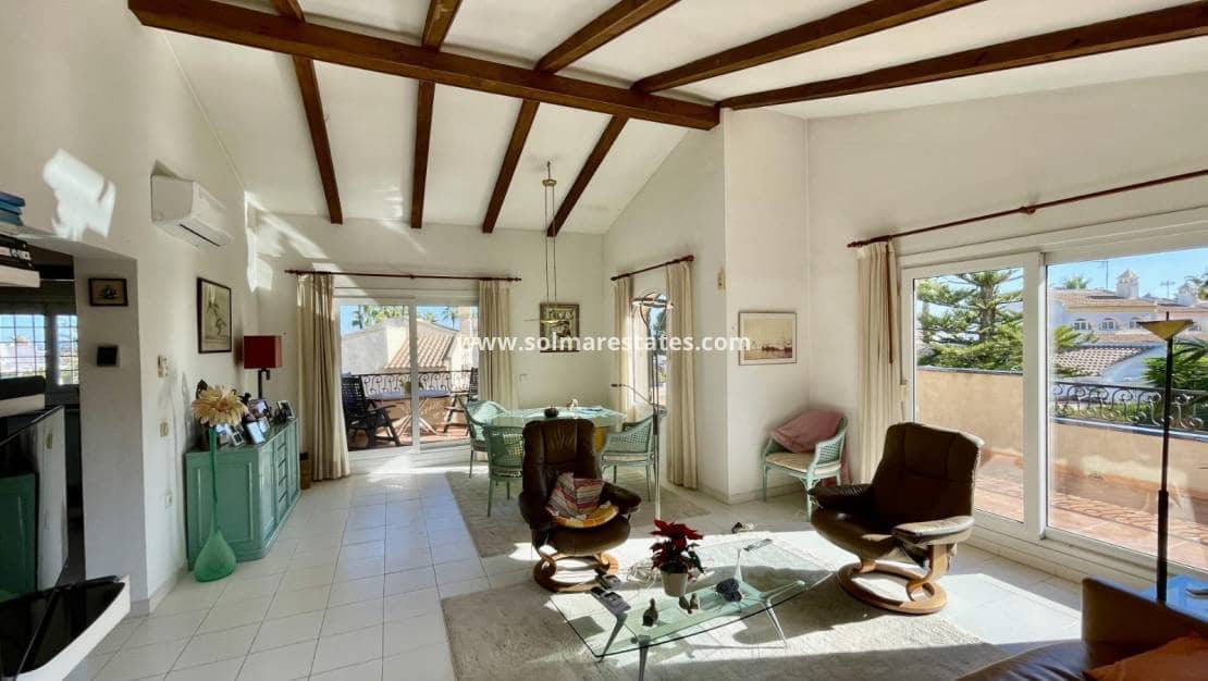 3 chambre Villa/Maison à vendre à Villamartin - 675 000 € (Ref: 9528782)