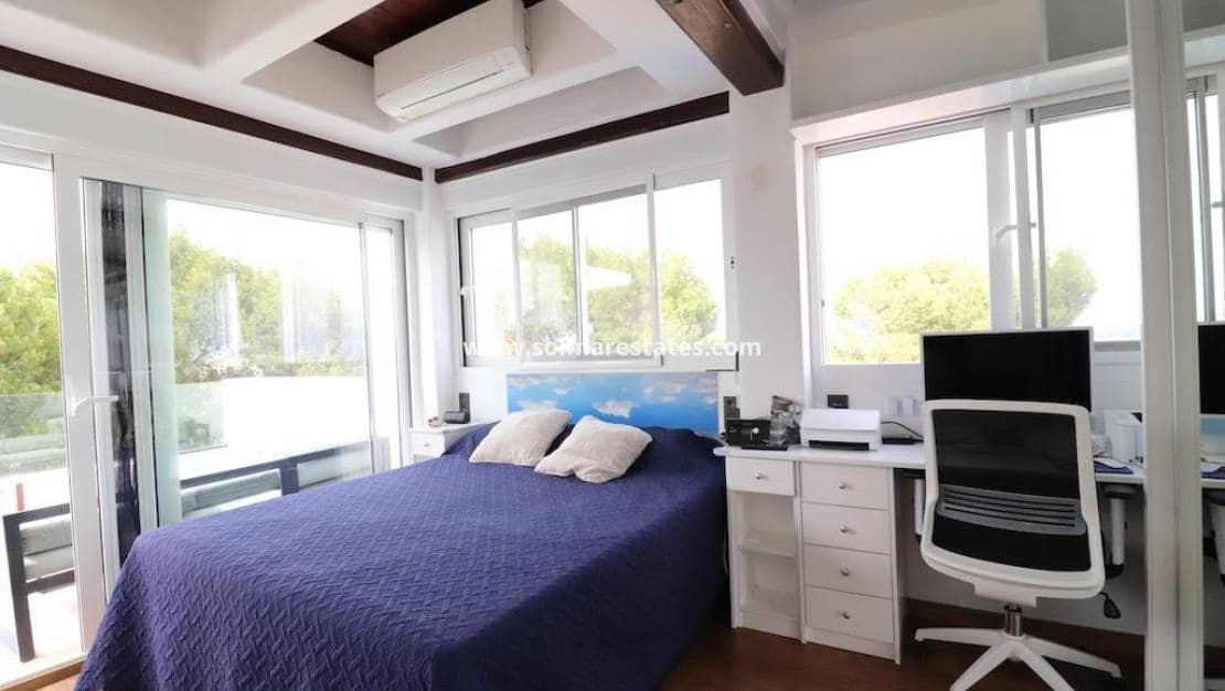 3 soverom Villa til salgs i Campoamor med svømmebasseng - € 430 000 (Ref: 9532191)