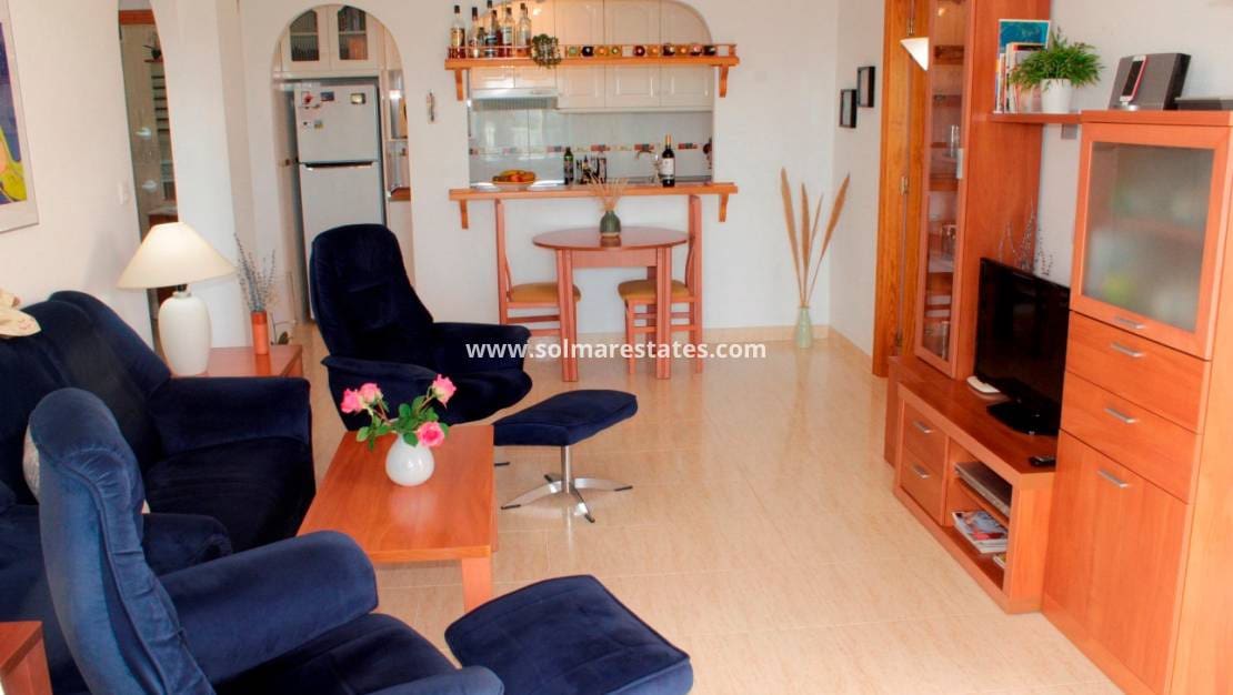 2 Zimmer Apartment zu verkaufen in Playa Flamenca mit Pool - 227.000 € (Ref: 9532637)