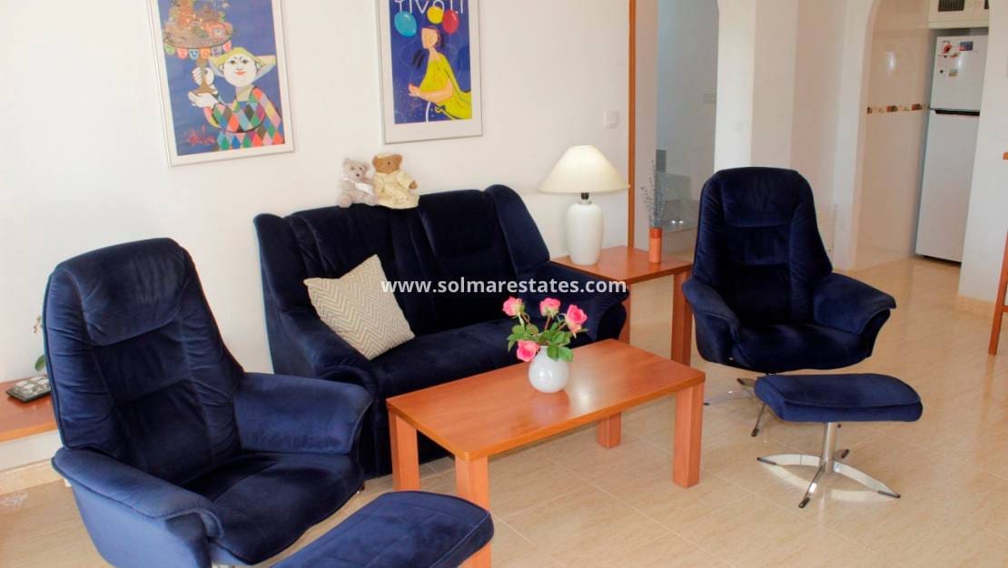 2 Zimmer Apartment zu verkaufen in Playa Flamenca mit Pool - 227.000 € (Ref: 9532637)