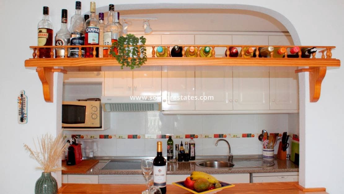2 Zimmer Apartment zu verkaufen in Playa Flamenca mit Pool - 227.000 € (Ref: 9532637)
