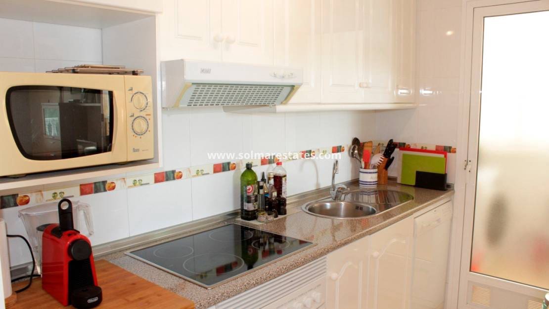 2 Zimmer Apartment zu verkaufen in Playa Flamenca mit Pool - 227.000 € (Ref: 9532637)