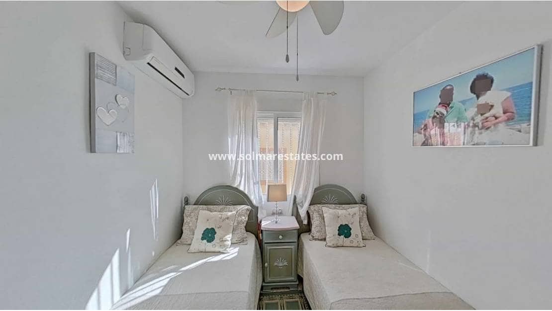 Pareado de 2 habitaciones en Cabo Roig en venta con piscina - 225.000 € (Ref: 9538890)