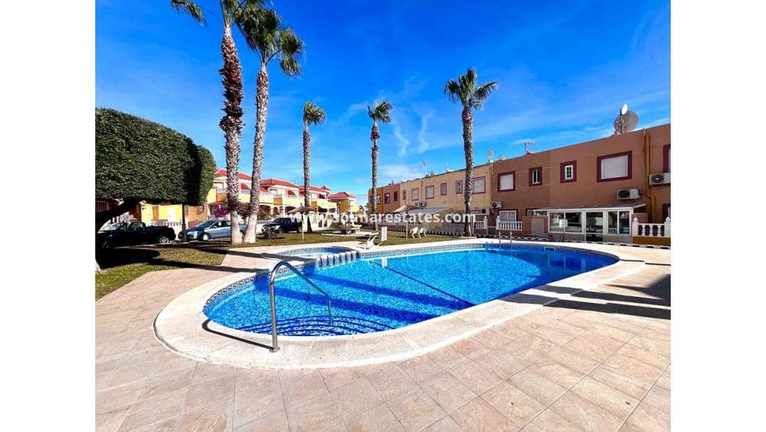 Pareado de 2 habitaciones en Cabo Roig en venta con piscina - 225.000 € (Ref: 9538890)