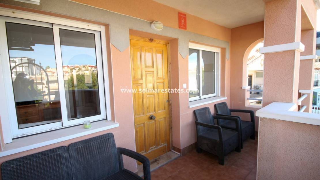 Apartamento de 3 habitaciones en Villamartin en venta con piscina - 175.000 € (Ref: 9544023)