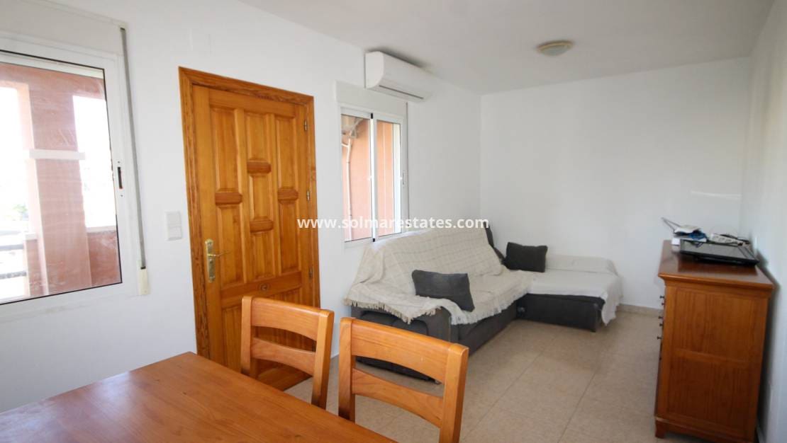 Apartamento de 3 habitaciones en Villamartin en venta con piscina - 175.000 € (Ref: 9544023)