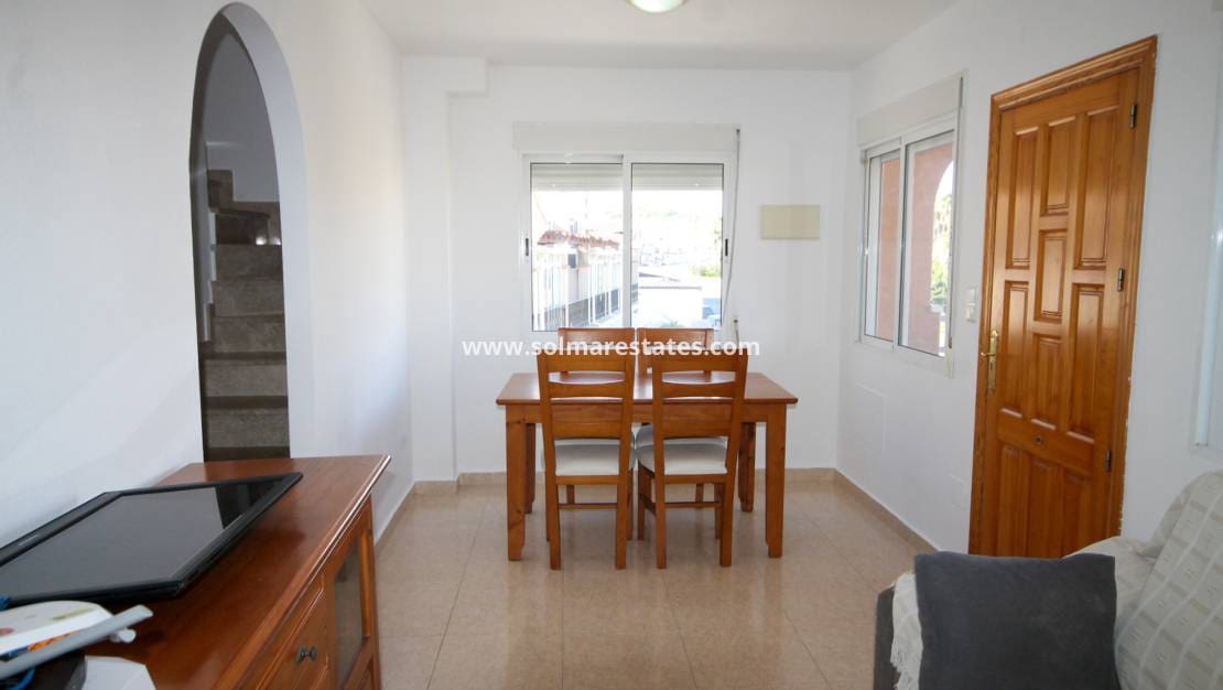 Apartamento de 3 habitaciones en Villamartin en venta con piscina - 175.000 € (Ref: 9544023)