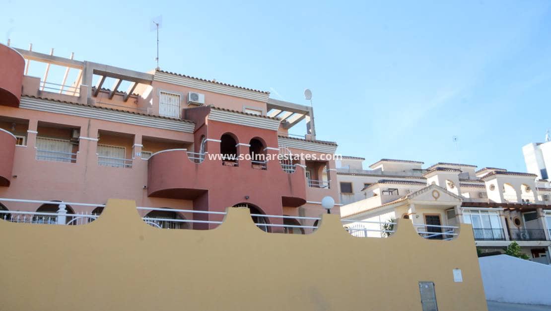 Apartamento de 3 habitaciones en Villamartin en venta con piscina - 175.000 € (Ref: 9544023)