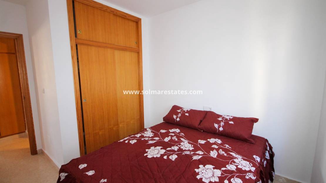 Apartamento de 3 habitaciones en Villamartin en venta con piscina - 175.000 € (Ref: 9544023)