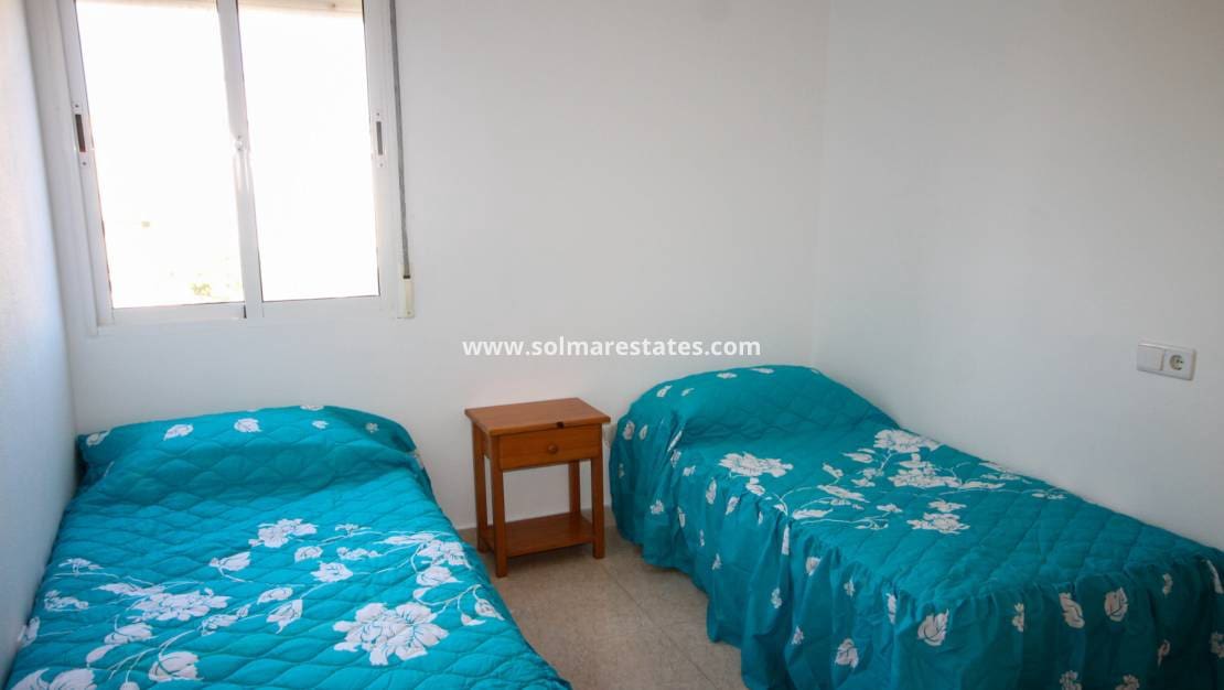 Apartamento de 3 habitaciones en Villamartin en venta con piscina - 175.000 € (Ref: 9544023)