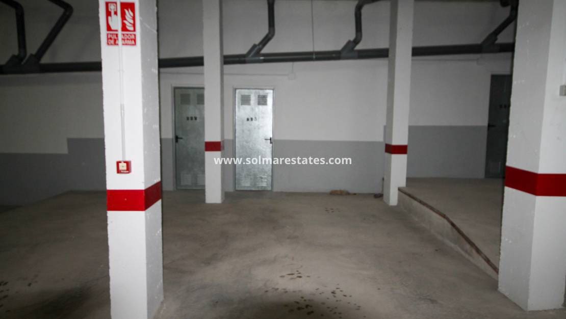 Apartamento de 3 habitaciones en Villamartin en venta con piscina - 175.000 € (Ref: 9544023)