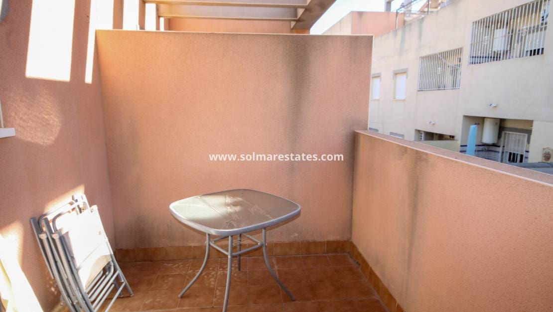 Apartamento de 3 habitaciones en Villamartin en venta con piscina - 175.000 € (Ref: 9544023)